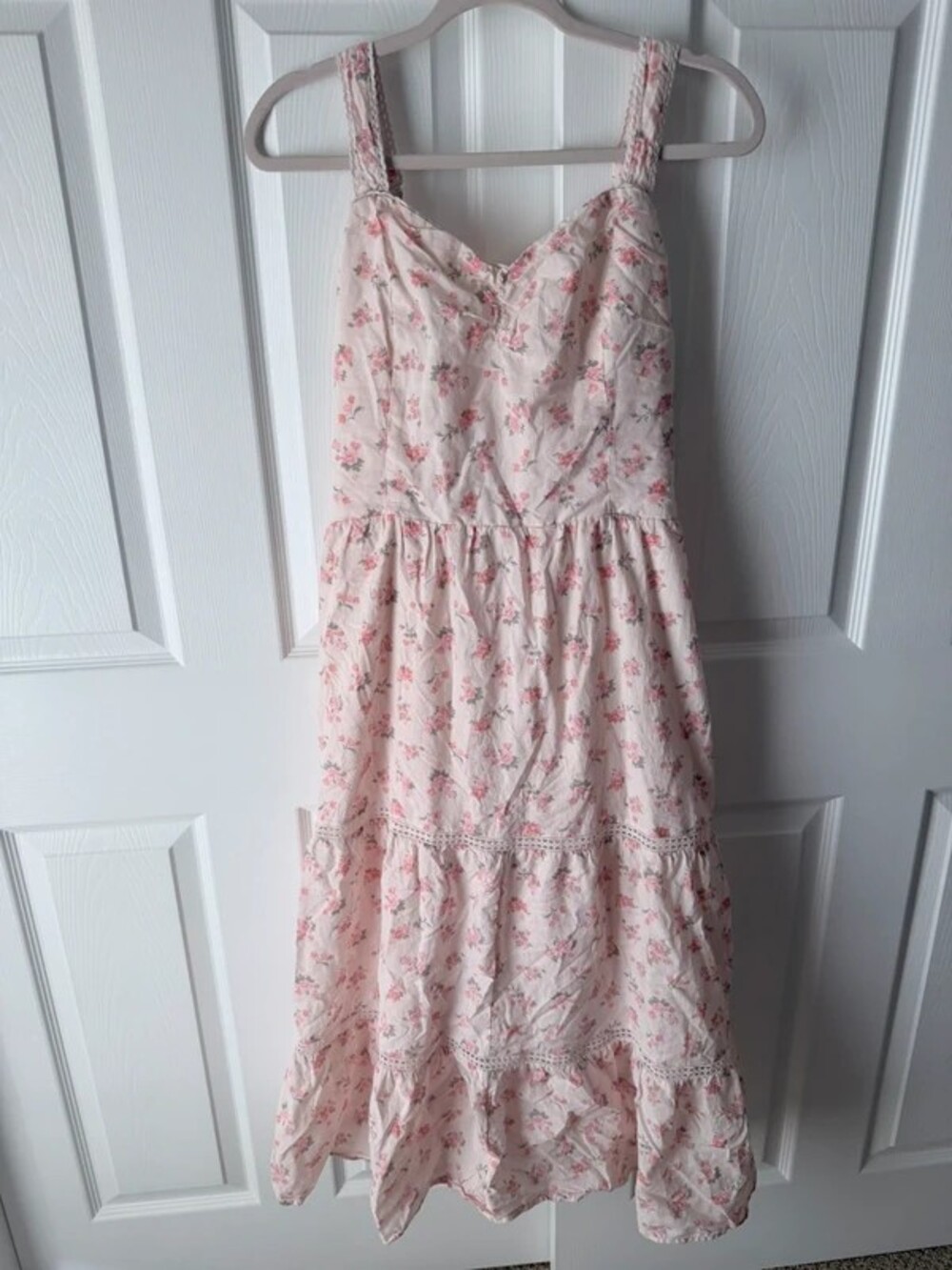 Women's pink dress